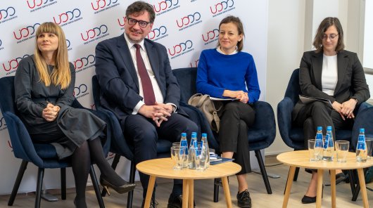 Zdjęcie przedstawiające Monikę Horna-Cieślak, Rzeczniczkę Praw Dziecka oraz Mirosława Wróblewskiego, Prezesa UODO 