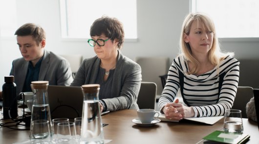 zdjęcie - przedstawiciele UODO spotkali się z IAB Polska, by omówić wątpliwości związane ze stosowaniem rozporządzenia 2024/900 w sprawie przejrzystości i targetowania reklamy politycznej. 