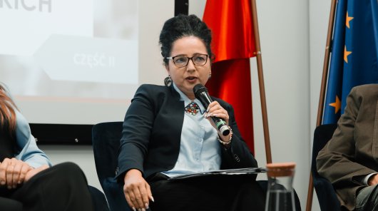 zdjęcie 11 czerwca 2026 r., gdzie odbył się drugi z organizowanej przez Urząd Ochrony Danych Osobowych serii Otwartych Wykładów Eksperckich. Dotyczył on kwestii przetwarzania danych genetycznych oraz problemów – prawnych, technicznych i praktycznych – jakie się z tym wiążą.
