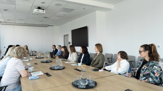 zdjęcie Prezes Urzędu Ochrony Danych Osobowych Mirosław Wróblewski spotkał się z prezesem Kasy Rolniczego Ubezpieczenia Społecznego Tomaszem Ślusarczykiem. Prezesi wraz ze współpracownikami spotkali się żeby omówić bieżące wyzwania związane z ochroną danych osobowych oraz możliwością zacieśnienia współpracy między obiema instytucjami.