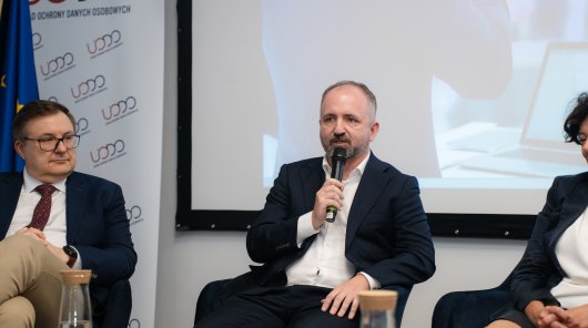 zdjęcie "Sztuczna inteligencja a prawo" – to tytuł trzeciego już trzeciego wykładu w ramach Cyklu Otwartych Wykładów Eksperckich organizowanych przez Urząd Ochrony Danych Osobowych
