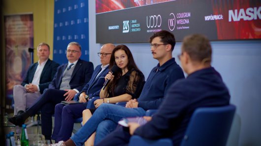 Zdjęcie uczestników panelu podczas seminarium ZUS i UODO w Legnicy 